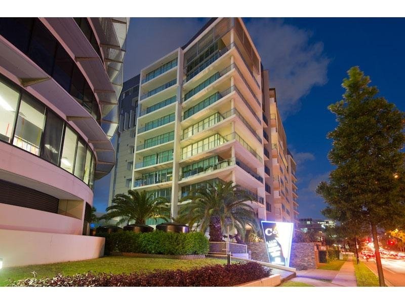 12/205 Coronation Drive, Milton QLD 4064