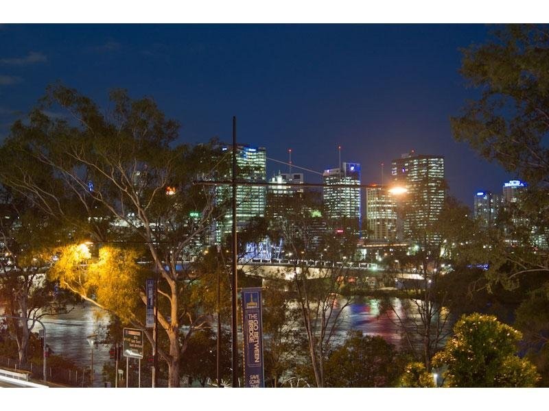 12/205 Coronation Drive, Milton QLD 4064