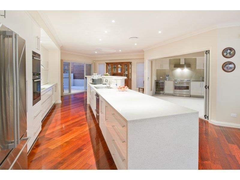 23 Highland Terrace, St Lucia QLD 4067