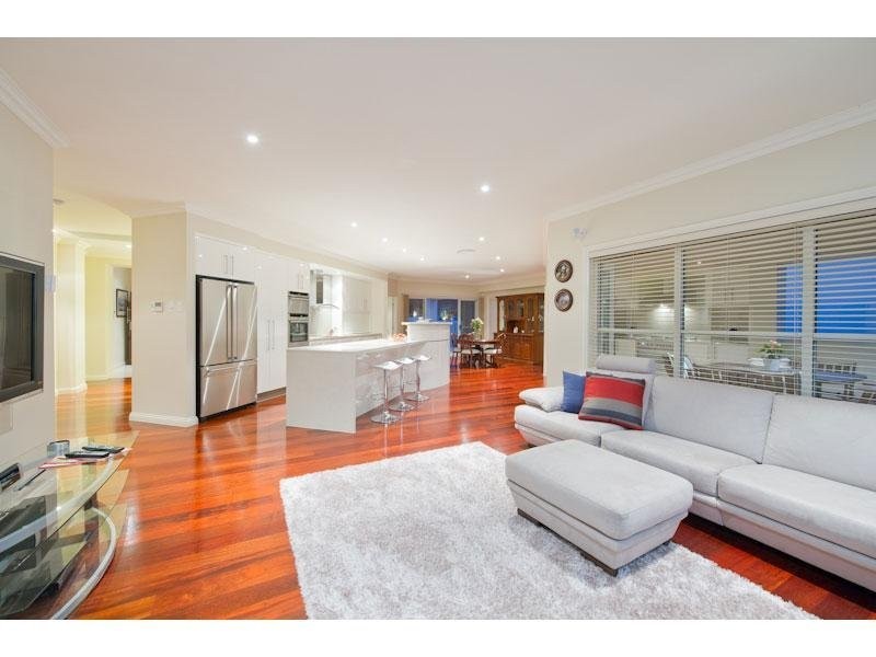 23 Highland Terrace, St Lucia QLD 4067