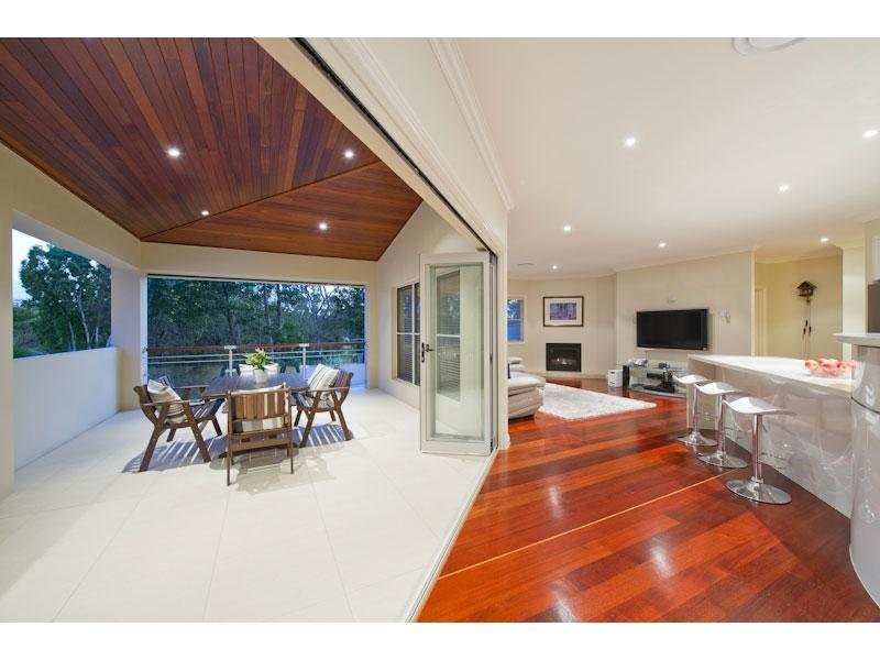 23 Highland Terrace, St Lucia QLD 4067