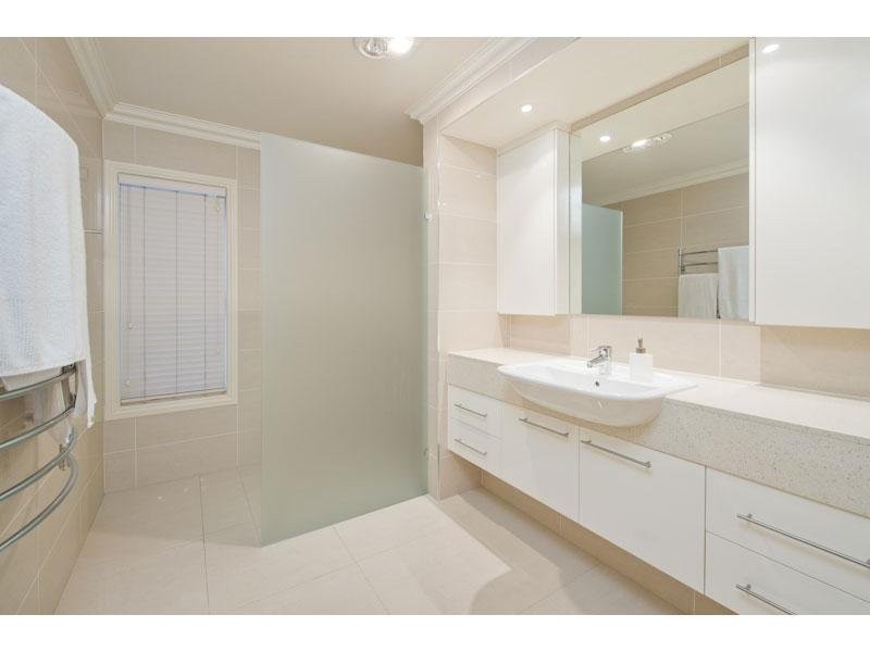 23 Highland Terrace, St Lucia QLD 4067