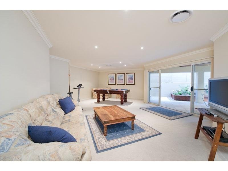 23 Highland Terrace, St Lucia QLD 4067