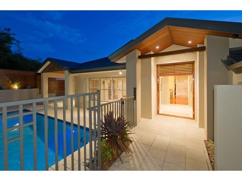 23 Highland Terrace, St Lucia QLD 4067