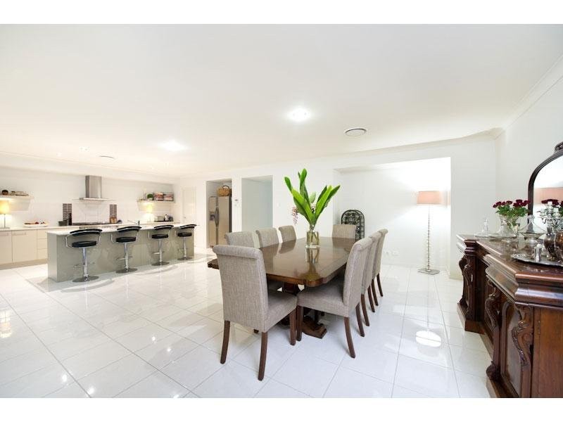 25 Hillside Terrace, St Lucia QLD 4067