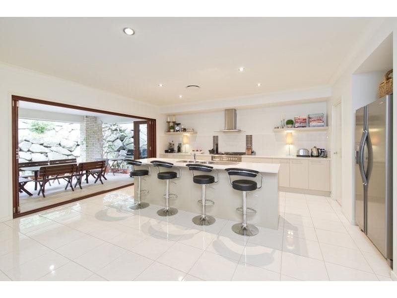 25 Hillside Terrace, St Lucia QLD 4067