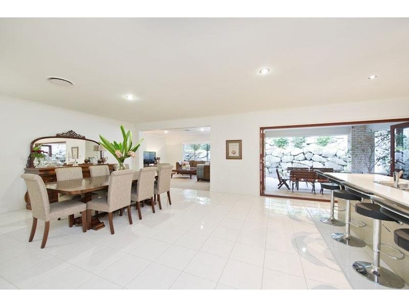 25 Hillside Terrace, St Lucia QLD 4067