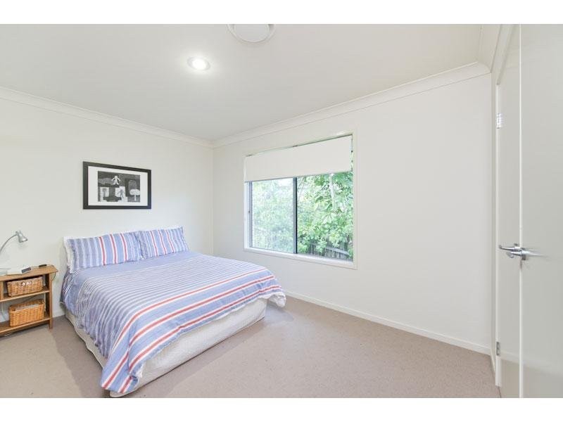 25 Hillside Terrace, St Lucia QLD 4067