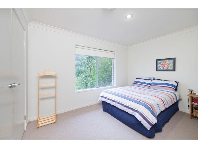 25 Hillside Terrace, St Lucia QLD 4067