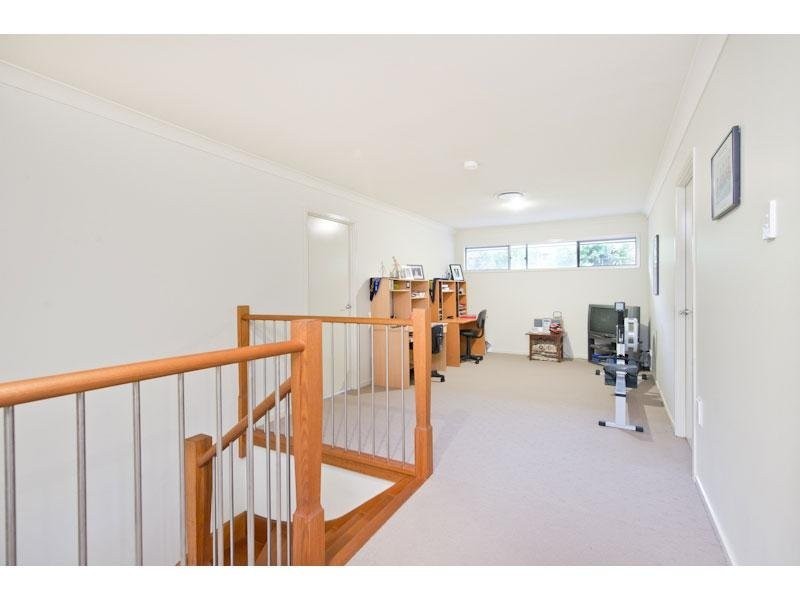 25 Hillside Terrace, St Lucia QLD 4067