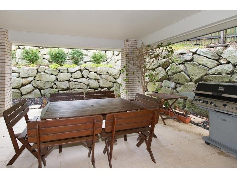 25 Hillside Terrace, St Lucia QLD 4067