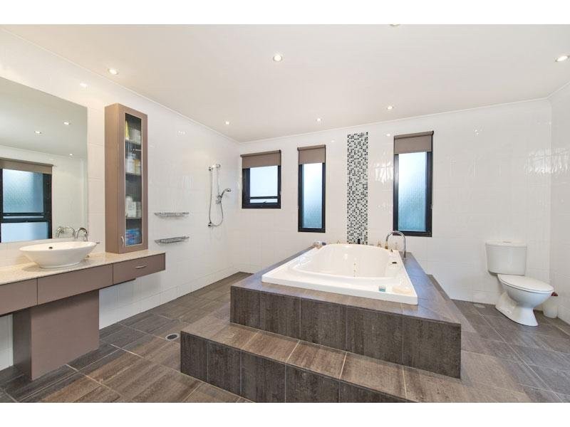 91 Harts Road, Indooroopilly QLD 4068