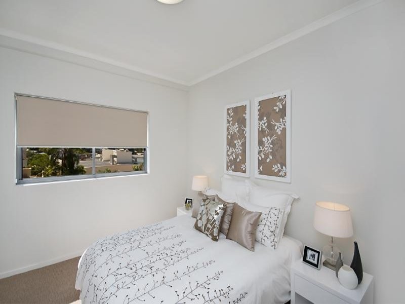 702/30 Riverview Terrace, Indooroopilly QLD 4068