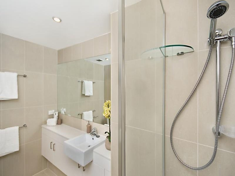 702/30 Riverview Terrace, Indooroopilly QLD 4068