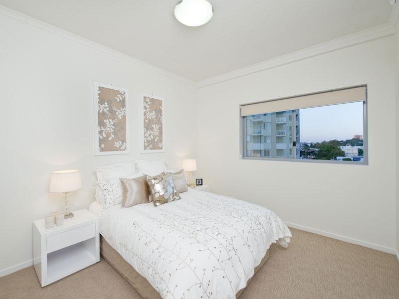 702/30 Riverview Terrace, Indooroopilly QLD 4068