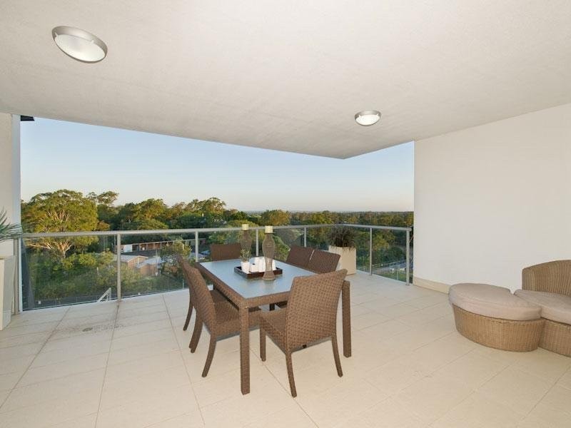 702/30 Riverview Terrace, Indooroopilly QLD 4068