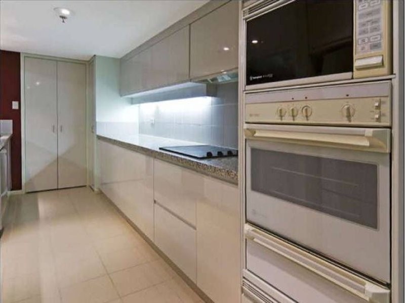 24/55 Darragh Street, Kangaroo Point QLD 4169