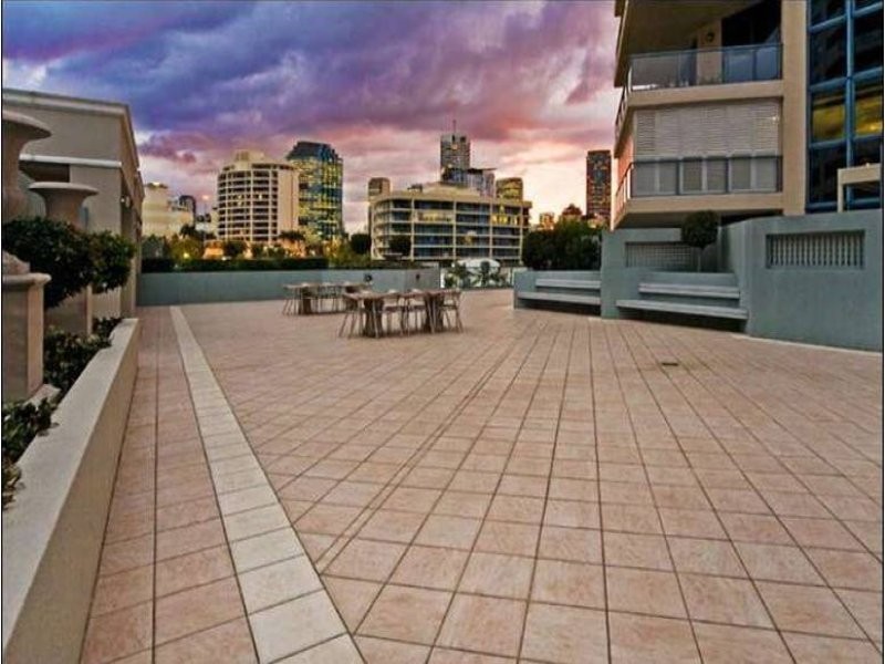 24/55 Darragh Street, Kangaroo Point QLD 4169