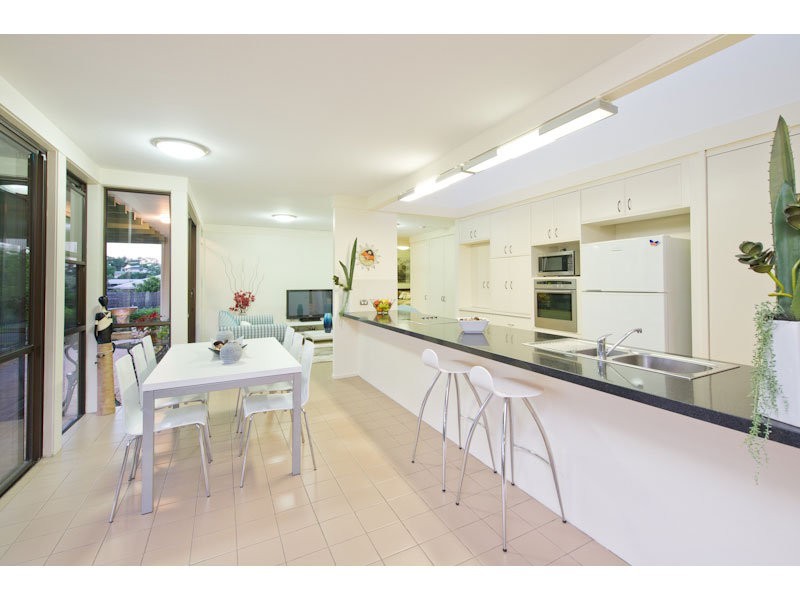 86 Carinya Street, Indooroopilly QLD 4068