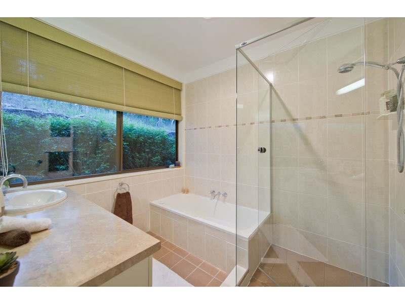 86 Carinya Street, Indooroopilly QLD 4068