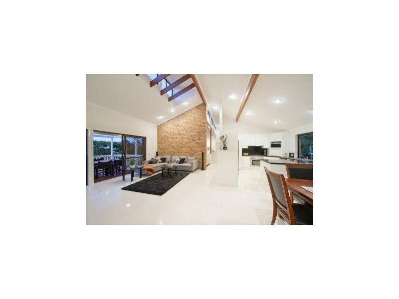 7 Bonhill Court, Indooroopilly QLD 4068