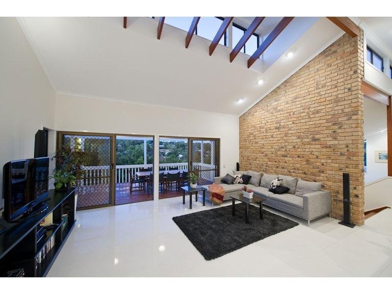 7 Bonhill Court, Indooroopilly QLD 4068