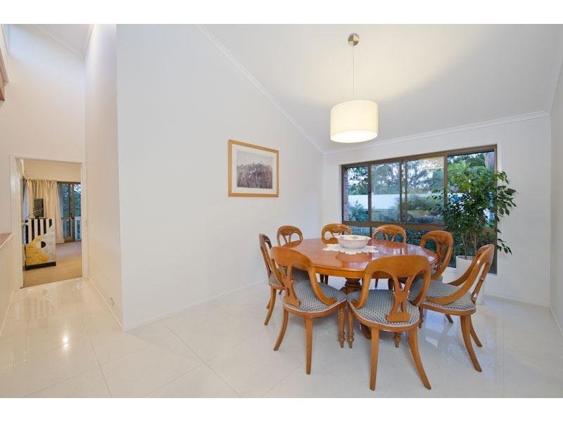 7 Bonhill Court, Indooroopilly QLD 4068