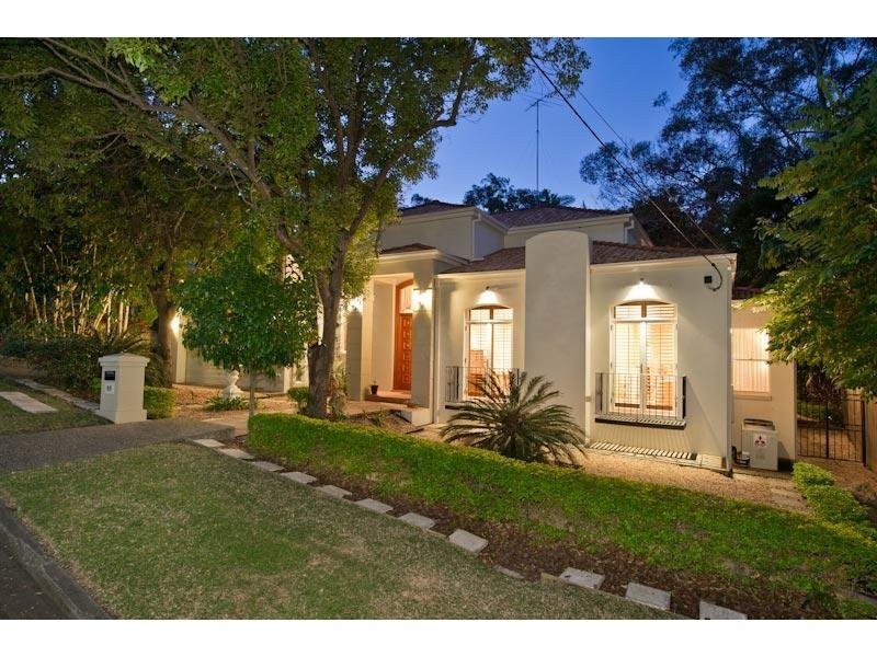 88 Eighth Avenue, St Lucia QLD 4067