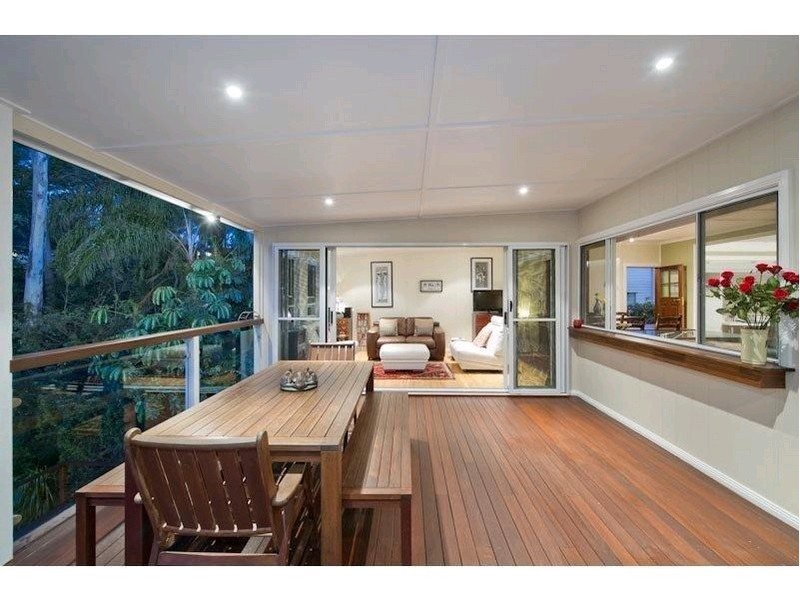 15 Jainba Street, Indooroopilly QLD 4068