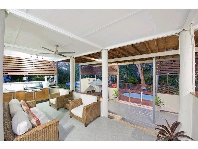 15 Jainba Street, Indooroopilly QLD 4068