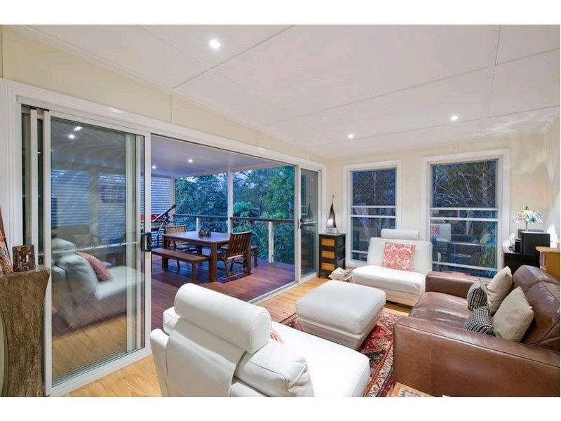 15 Jainba Street, Indooroopilly QLD 4068