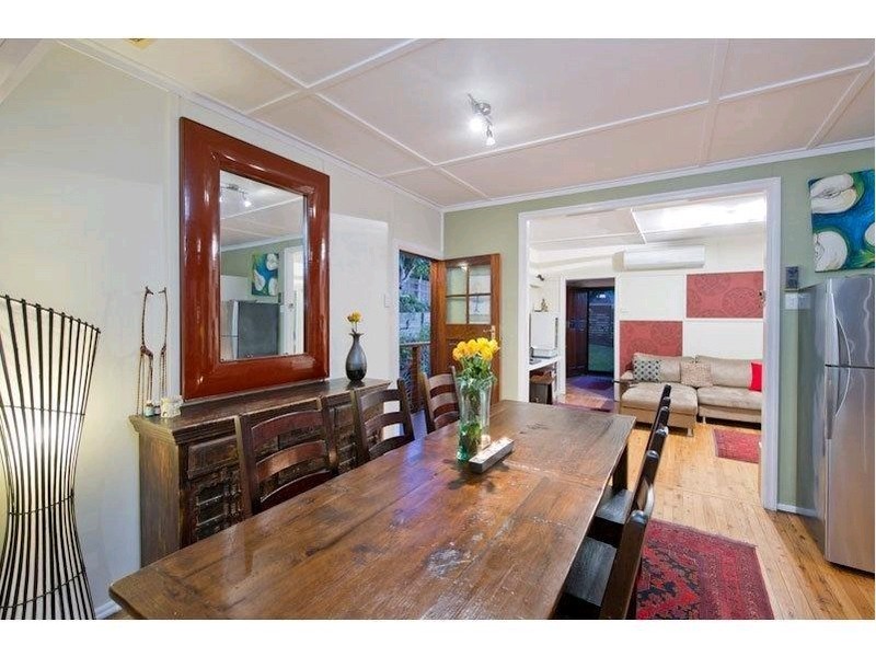 15 Jainba Street, Indooroopilly QLD 4068