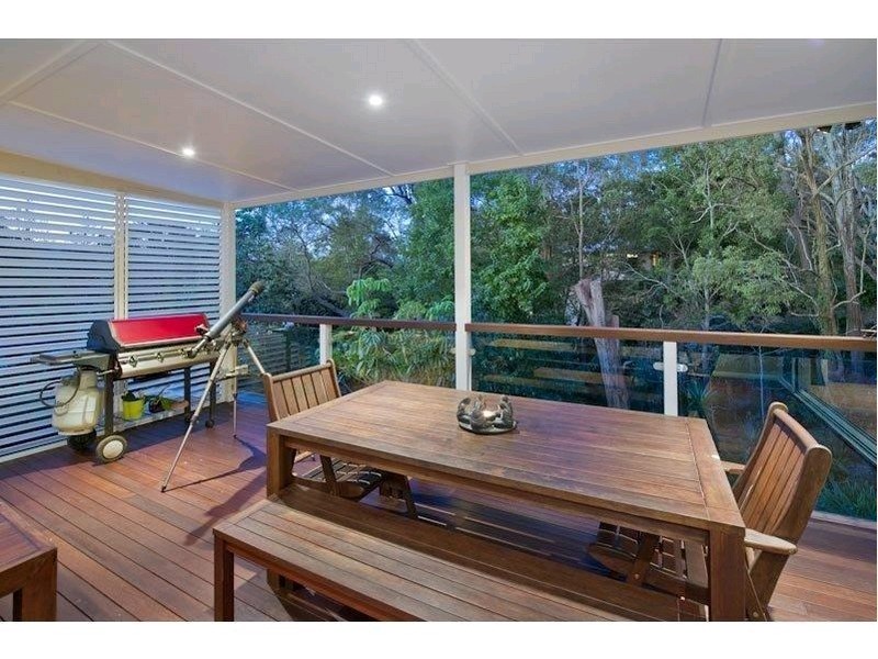 15 Jainba Street, Indooroopilly QLD 4068