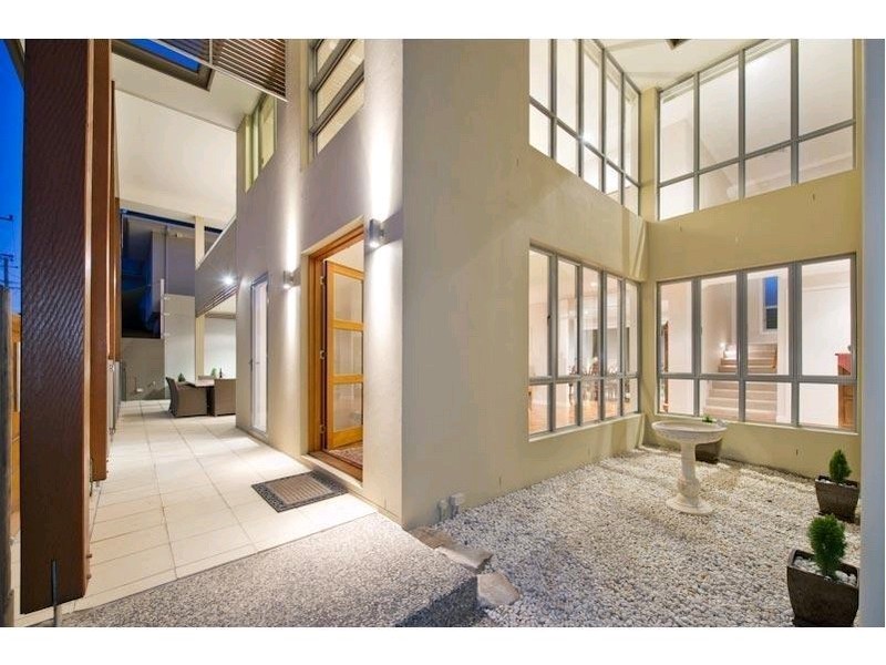 Indooroopilly QLD 4068