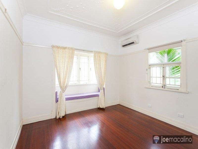 29 Tenth Avenue, Windsor QLD 4030