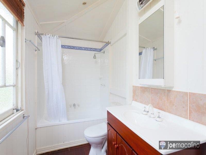 29 Tenth Avenue, Windsor QLD 4030