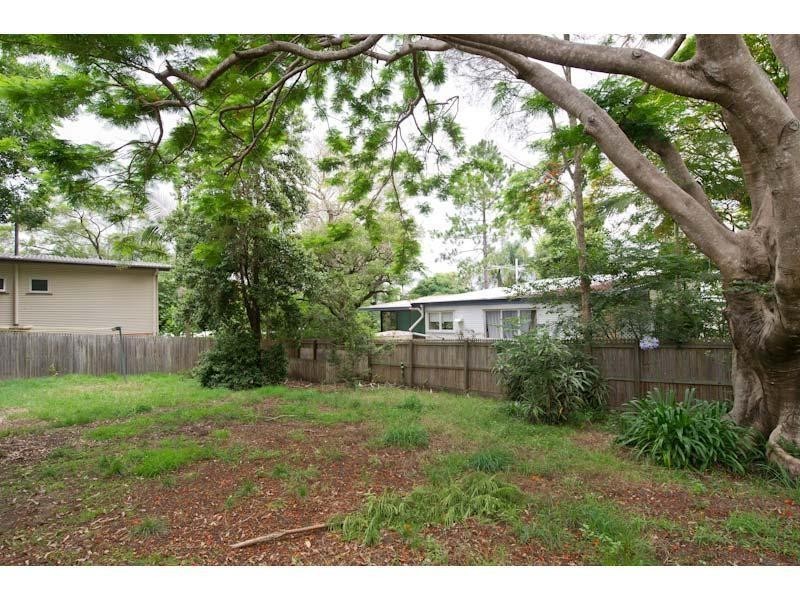 19 Acworth Street, Kenmore QLD 4069