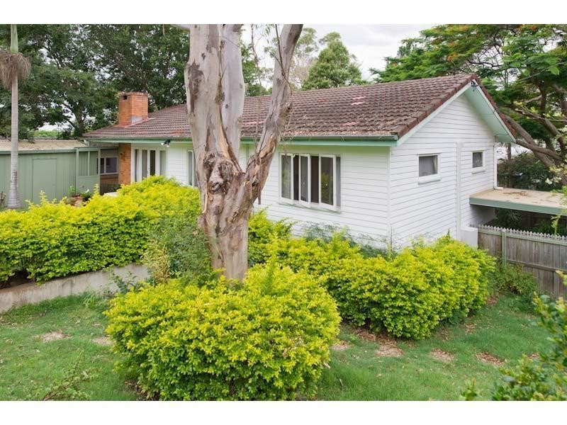 19 Acworth Street, Kenmore QLD 4069