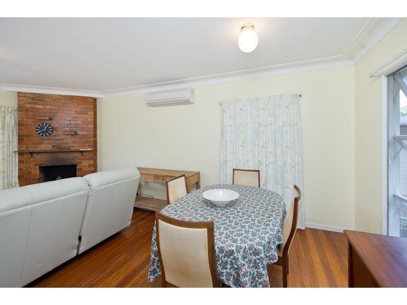 19 Acworth Street, Kenmore QLD 4069