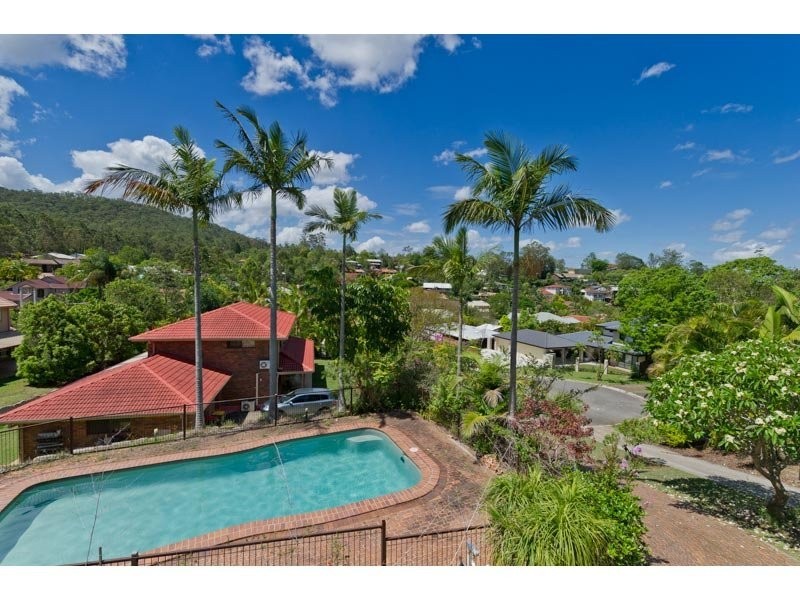 5 Bonhill Court, Indooroopilly QLD 4068