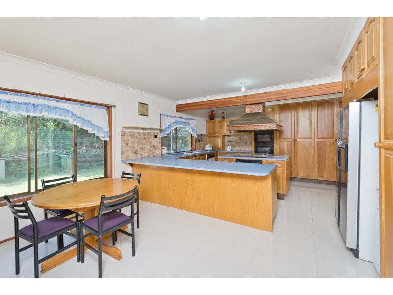 5 Bonhill Court, Indooroopilly QLD 4068