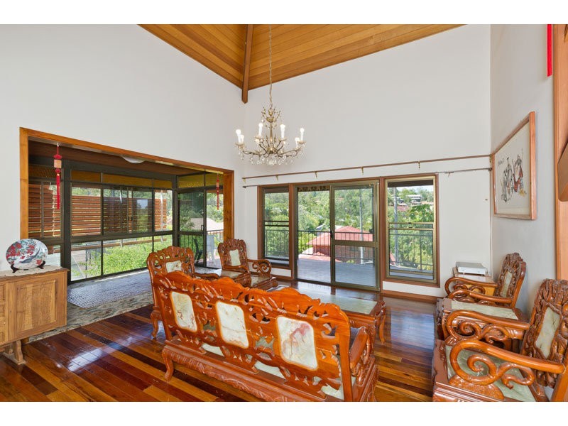 5 Bonhill Court, Indooroopilly QLD 4068