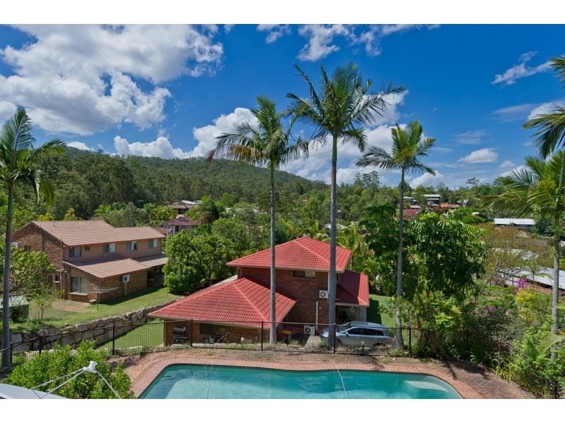 5 Bonhill Court, Indooroopilly QLD 4068