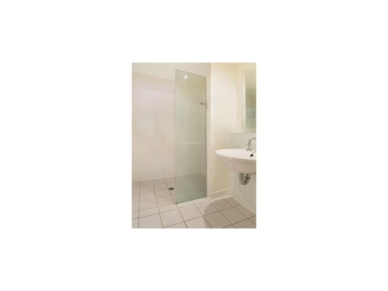 327/64 Macquarie Street, Newstead QLD 4006