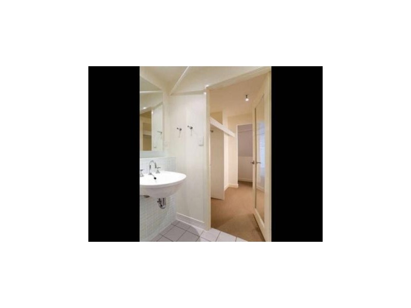 327/64 Macquarie Street, Newstead QLD 4006