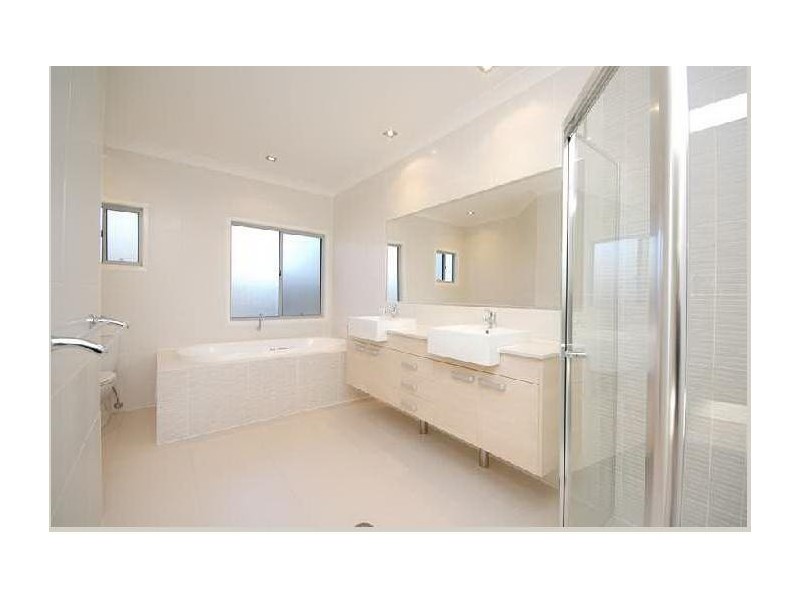 110 Mein Street, Hendra QLD 4011