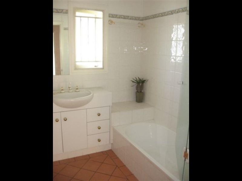 84 Nelson Street, Wooloowin QLD 4030