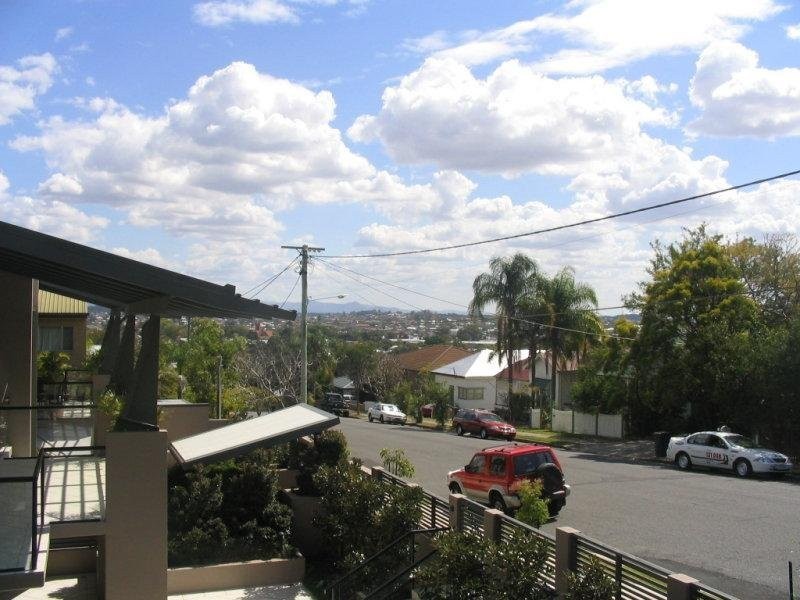 2/24 Stopford Street, Wooloowin QLD 4030