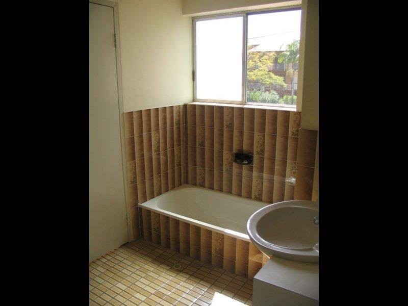 2/24 Stopford Street, Wooloowin QLD 4030