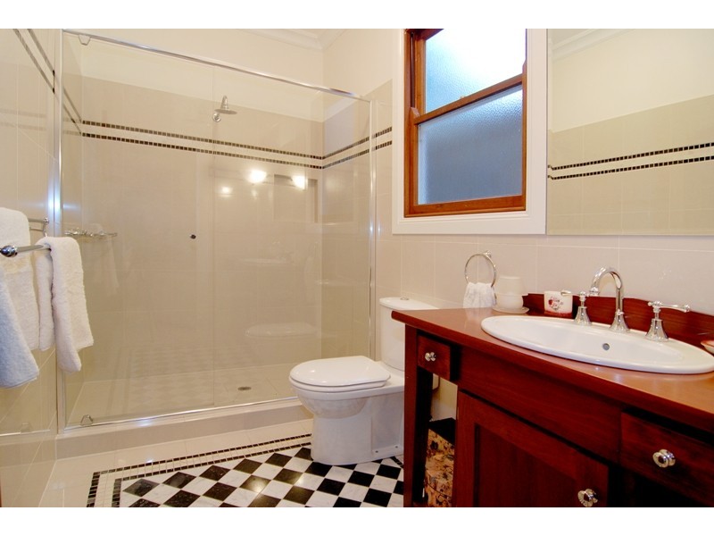 86 Bage Street, Wooloowin QLD 4030